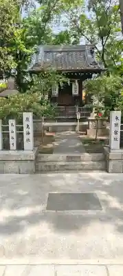 豊崎神社の{uncategorized: "未分類", other: "その他", undefined: "問題あり", building: "その他建物", grave: "お墓", sacred_gate: "鳥居", guardian: "狛犬", statue: "像", buddha: "仏像", history: "歴史", nature: "自然", garden: "庭園", animal: "動物", pagoda: "塔", temizu: "手水舎", mountain_gate: "山門・神門", sanctuary: "本殿・本堂", subordinate: "末社・摂社", art: "芸術", scenery: "景色", jizo: "地蔵", ema: "絵馬", goshuin: "御朱印", omikuji: "おみくじ", items: "授与品その他", amulet: "お守り", goshuincho: "御朱印帳", eats: "食事", festival: "お祭り", votive_dance: "神楽", shichigosan: "七五三参", wedding: "結婚式", experience: "体験その他", initially: "初詣", around: "周辺", anti_infection: "感染症対策"}