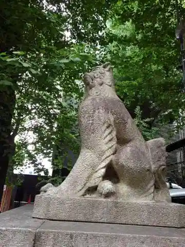 稲荷鬼王神社の狛犬