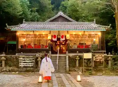 吉川八幡神社の{uncategorized: "未分類", other: "その他", undefined: "問題あり", building: "その他建物", grave: "お墓", sacred_gate: "鳥居", guardian: "狛犬", statue: "像", buddha: "仏像", history: "歴史", nature: "自然", garden: "庭園", animal: "動物", pagoda: "塔", temizu: "手水舎", mountain_gate: "山門・神門", sanctuary: "本殿・本堂", subordinate: "末社・摂社", art: "芸術", scenery: "景色", jizo: "地蔵", ema: "絵馬", goshuin: "御朱印", omikuji: "おみくじ", items: "授与品その他", amulet: "お守り", goshuincho: "御朱印帳", eats: "食事", festival: "お祭り", votive_dance: "神楽", shichigosan: "七五三参", wedding: "結婚式", experience: "体験その他", initially: "初詣", around: "周辺", anti_infection: "感染症対策"}