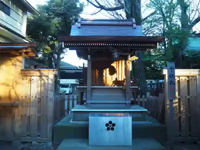 仲町氷川神社の末社・摂社