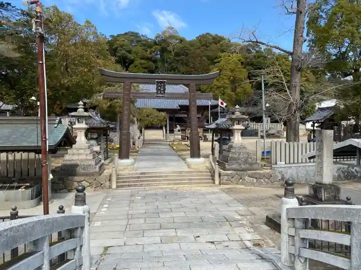 河上神社の{uncategorized: "未分類", other: "その他", undefined: "問題あり", building: "その他建物", grave: "お墓", sacred_gate: "鳥居", guardian: "狛犬", statue: "像", buddha: "仏像", history: "歴史", nature: "自然", garden: "庭園", animal: "動物", pagoda: "塔", temizu: "手水舎", mountain_gate: "山門・神門", sanctuary: "本殿・本堂", subordinate: "末社・摂社", art: "芸術", scenery: "景色", jizo: "地蔵", ema: "絵馬", goshuin: "御朱印", omikuji: "おみくじ", items: "授与品その他", amulet: "お守り", goshuincho: "御朱印帳", eats: "食事", festival: "お祭り", votive_dance: "神楽", shichigosan: "七五三参", wedding: "結婚式", experience: "体験その他", initially: "初詣", around: "周辺", anti_infection: "感染症対策"}