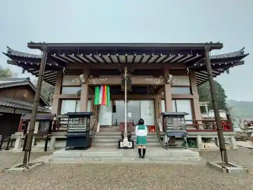 弥勒寺の本殿・本堂