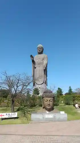 東本願寺本廟 牛久浄苑（牛久大仏）の仏像