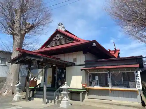 白山神社の本殿