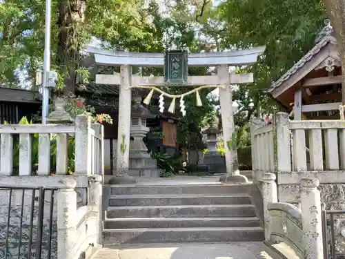 三条八幡神社の鳥居