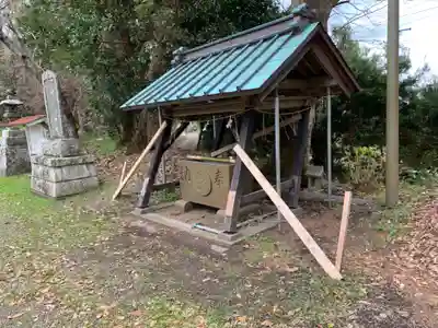 滝口神社の手水舎