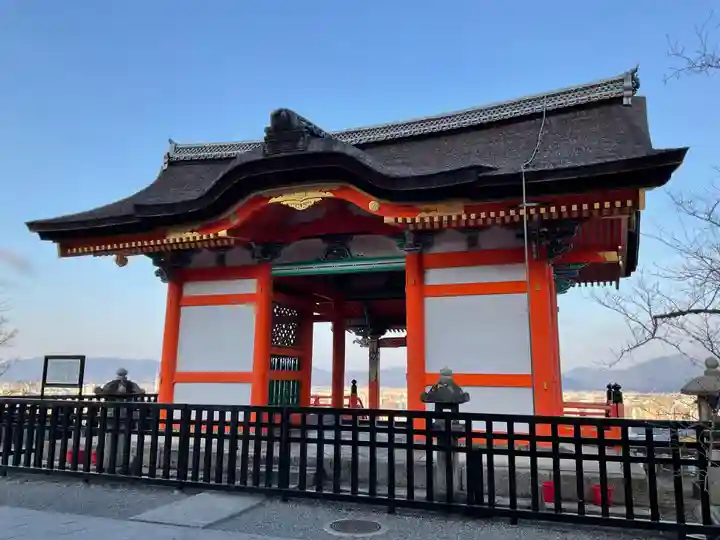 清水寺の山門・神門