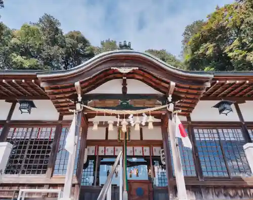 都美恵神社の{uncategorized: "未分類", other: "その他", undefined: "問題あり", building: "その他建物", grave: "お墓", sacred_gate: "鳥居", guardian: "狛犬", statue: "像", buddha: "仏像", history: "歴史", nature: "自然", garden: "庭園", animal: "動物", pagoda: "塔", temizu: "手水舎", mountain_gate: "山門・神門", sanctuary: "本殿・本堂", subordinate: "末社・摂社", art: "芸術", scenery: "景色", jizo: "地蔵", ema: "絵馬", goshuin: "御朱印", omikuji: "おみくじ", items: "授与品その他", amulet: "お守り", goshuincho: "御朱印帳", eats: "食事", festival: "お祭り", votive_dance: "神楽", shichigosan: "七五三参", wedding: "結婚式", experience: "体験その他", initially: "初詣", around: "周辺", anti_infection: "感染症対策"}