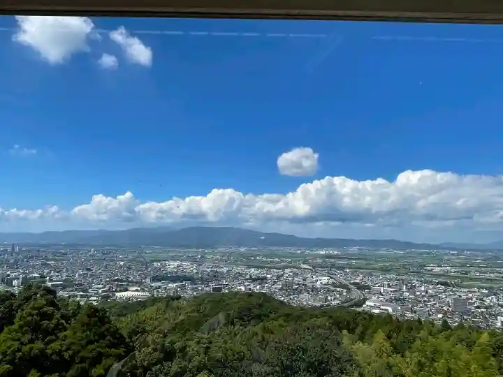 高良大社の{uncategorized: "未分類", other: "その他", undefined: "問題あり", building: "その他建物", grave: "お墓", sacred_gate: "鳥居", guardian: "狛犬", statue: "像", buddha: "仏像", history: "歴史", nature: "自然", garden: "庭園", animal: "動物", pagoda: "塔", temizu: "手水舎", mountain_gate: "山門・神門", sanctuary: "本殿・本堂", subordinate: "末社・摂社", art: "芸術", scenery: "景色", jizo: "地蔵", ema: "絵馬", goshuin: "御朱印", omikuji: "おみくじ", items: "授与品その他", amulet: "お守り", goshuincho: "御朱印帳", eats: "食事", festival: "お祭り", votive_dance: "神楽", shichigosan: "七五三参", wedding: "結婚式", experience: "体験その他", initially: "初詣", around: "周辺", anti_infection: "感染症対策"}