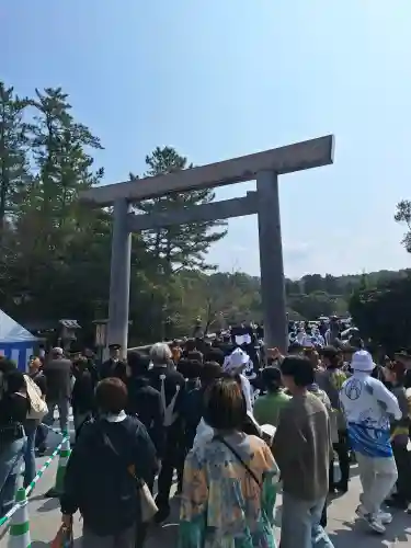 伊勢神宮内宮（皇大神宮）の{uncategorized: "未分類", other: "その他", undefined: "問題あり", building: "その他建物", grave: "お墓", sacred_gate: "鳥居", guardian: "狛犬", statue: "像", buddha: "仏像", history: "歴史", nature: "自然", garden: "庭園", animal: "動物", pagoda: "塔", temizu: "手水舎", mountain_gate: "山門・神門", sanctuary: "本殿・本堂", subordinate: "末社・摂社", art: "芸術", scenery: "景色", jizo: "地蔵", ema: "絵馬", goshuin: "御朱印", omikuji: "おみくじ", items: "授与品その他", amulet: "お守り", goshuincho: "御朱印帳", eats: "食事", festival: "お祭り", votive_dance: "神楽", shichigosan: "七五三参", wedding: "結婚式", experience: "体験その他", initially: "初詣", around: "周辺", anti_infection: "感染症対策"}