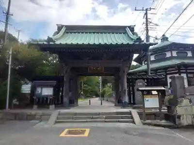 蛇苦止明神（蛇苦止堂）の山門・神門