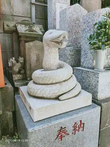 豊受稲荷本宮の狛犬