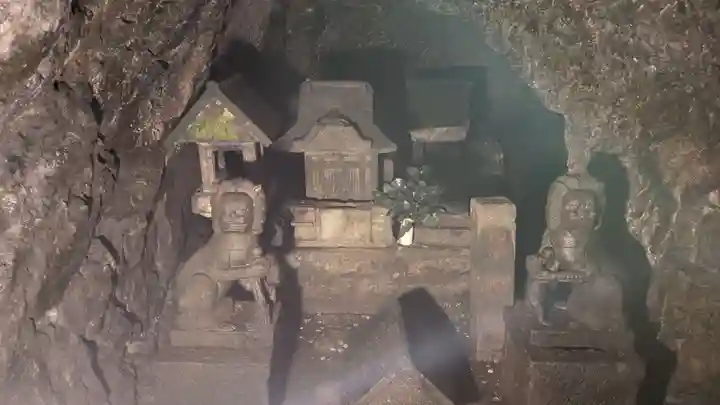 江の島岩屋の本殿・本堂