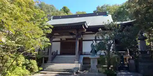 充行院の本殿・本堂