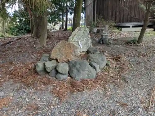 湯次神社の{uncategorized: "未分類", other: "その他", undefined: "問題あり", building: "その他建物", grave: "お墓", sacred_gate: "鳥居", guardian: "狛犬", statue: "像", buddha: "仏像", history: "歴史", nature: "自然", garden: "庭園", animal: "動物", pagoda: "塔", temizu: "手水舎", mountain_gate: "山門・神門", sanctuary: "本殿・本堂", subordinate: "末社・摂社", art: "芸術", scenery: "景色", jizo: "地蔵", ema: "絵馬", goshuin: "御朱印", omikuji: "おみくじ", items: "授与品その他", amulet: "お守り", goshuincho: "御朱印帳", eats: "食事", festival: "お祭り", votive_dance: "神楽", shichigosan: "七五三参", wedding: "結婚式", experience: "体験その他", initially: "初詣", around: "周辺", anti_infection: "感染症対策"}