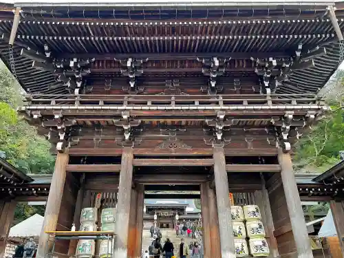 伊奈波神社の山門