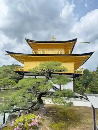 鹿苑寺（金閣寺）の{uncategorized: "未分類", other: "その他", undefined: "問題あり", building: "その他建物", grave: "お墓", sacred_gate: "鳥居", guardian: "狛犬", statue: "像", buddha: "仏像", history: "歴史", nature: "自然", garden: "庭園", animal: "動物", pagoda: "塔", temizu: "手水舎", mountain_gate: "山門・神門", sanctuary: "本殿・本堂", subordinate: "末社・摂社", art: "芸術", scenery: "景色", jizo: "地蔵", ema: "絵馬", goshuin: "御朱印", omikuji: "おみくじ", items: "授与品その他", amulet: "お守り", goshuincho: "御朱印帳", eats: "食事", festival: "お祭り", votive_dance: "神楽", shichigosan: "七五三参", wedding: "結婚式", experience: "体験その他", initially: "初詣", around: "周辺", anti_infection: "感染症対策"}