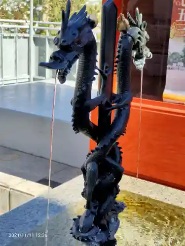 成田山横浜別院延命院の手水舎