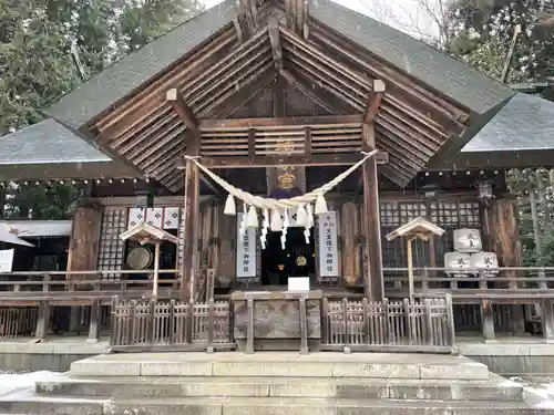 神明社の本殿