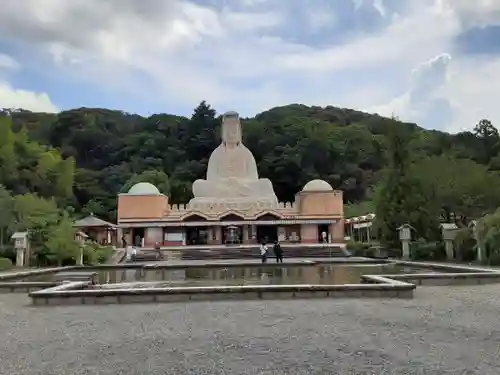 霊山観音の像