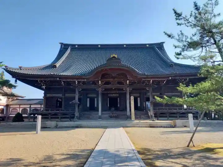 本成寺の本殿・本堂