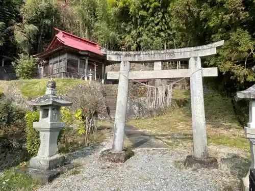 石上布留神社の鳥居