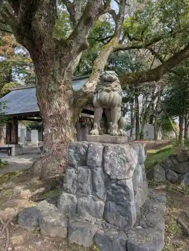 滋賀県護国神社の{uncategorized: "未分類", other: "その他", undefined: "問題あり", building: "その他建物", grave: "お墓", sacred_gate: "鳥居", guardian: "狛犬", statue: "像", buddha: "仏像", history: "歴史", nature: "自然", garden: "庭園", animal: "動物", pagoda: "塔", temizu: "手水舎", mountain_gate: "山門・神門", sanctuary: "本殿・本堂", subordinate: "末社・摂社", art: "芸術", scenery: "景色", jizo: "地蔵", ema: "絵馬", goshuin: "御朱印", omikuji: "おみくじ", items: "授与品その他", amulet: "お守り", goshuincho: "御朱印帳", eats: "食事", festival: "お祭り", votive_dance: "神楽", shichigosan: "七五三参", wedding: "結婚式", experience: "体験その他", initially: "初詣", around: "周辺", anti_infection: "感染症対策"}