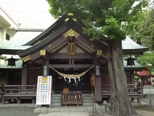 三吉神社の本殿