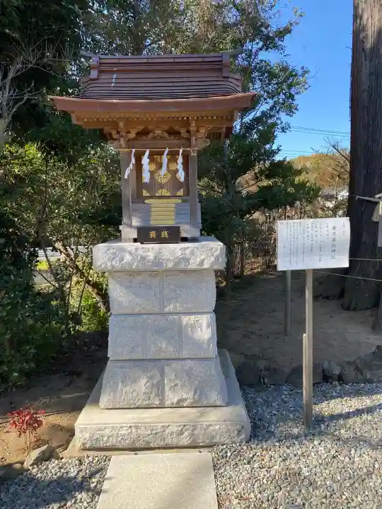 鶴峯八幡宮の{uncategorized: "未分類", other: "その他", undefined: "問題あり", building: "その他建物", grave: "お墓", sacred_gate: "鳥居", guardian: "狛犬", statue: "像", buddha: "仏像", history: "歴史", nature: "自然", garden: "庭園", animal: "動物", pagoda: "塔", temizu: "手水舎", mountain_gate: "山門・神門", sanctuary: "本殿・本堂", subordinate: "末社・摂社", art: "芸術", scenery: "景色", jizo: "地蔵", ema: "絵馬", goshuin: "御朱印", omikuji: "おみくじ", items: "授与品その他", amulet: "お守り", goshuincho: "御朱印帳", eats: "食事", festival: "お祭り", votive_dance: "神楽", shichigosan: "七五三参", wedding: "結婚式", experience: "体験その他", initially: "初詣", around: "周辺", anti_infection: "感染症対策"}