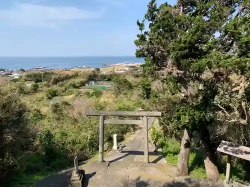 吾妻神社の鳥居