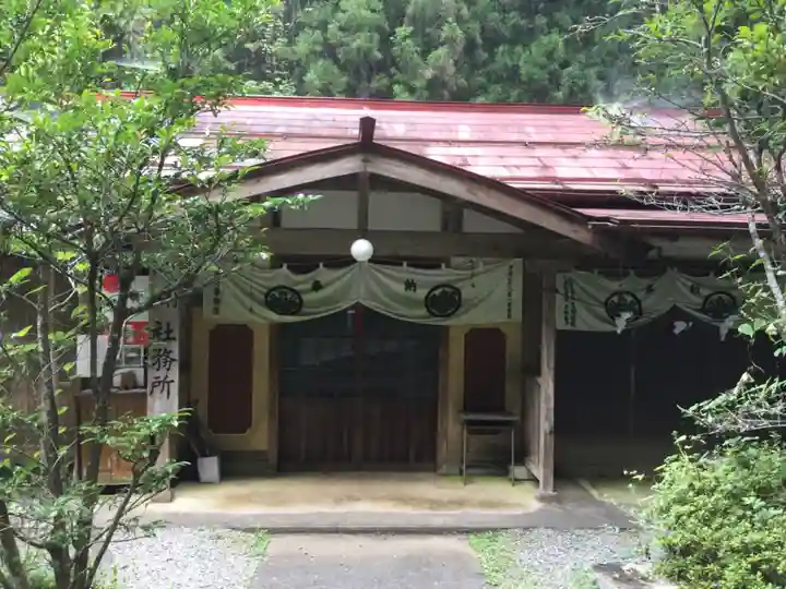 軍刀利神社の末社・摂社