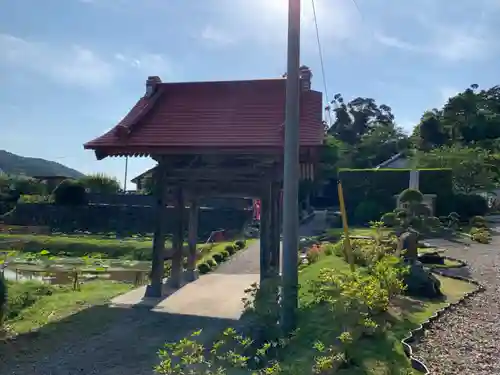 宝昌院の山門