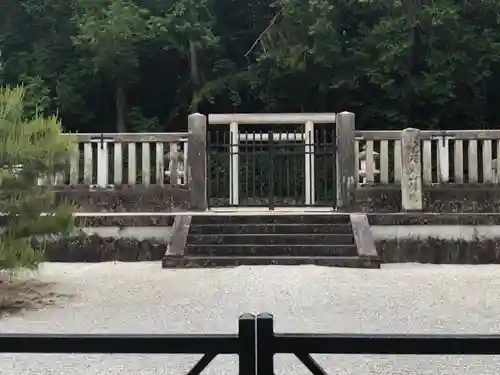 天智天皇陵(山科陵)の本殿・本堂