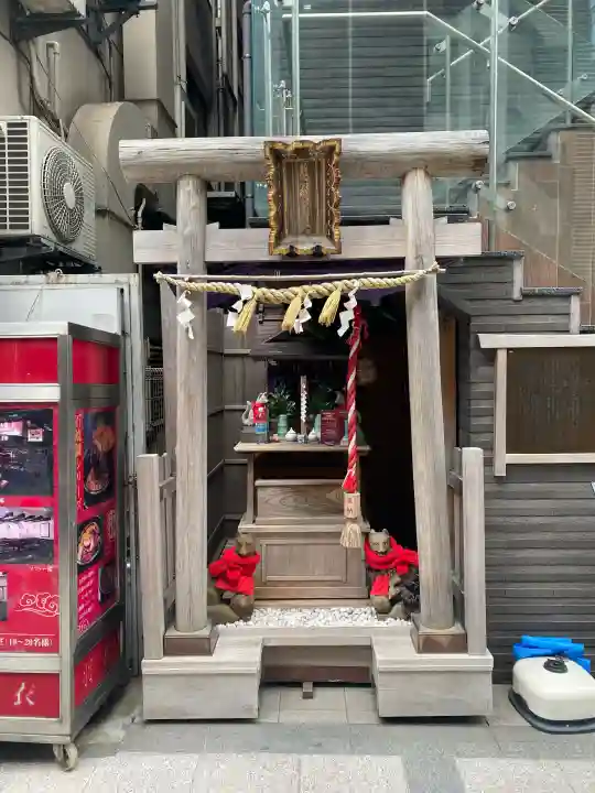 熊谷稲荷神社の{uncategorized: "未分類", other: "その他", undefined: "問題あり", building: "その他建物", grave: "お墓", sacred_gate: "鳥居", guardian: "狛犬", statue: "像", buddha: "仏像", history: "歴史", nature: "自然", garden: "庭園", animal: "動物", pagoda: "塔", temizu: "手水舎", mountain_gate: "山門・神門", sanctuary: "本殿・本堂", subordinate: "末社・摂社", art: "芸術", scenery: "景色", jizo: "地蔵", ema: "絵馬", goshuin: "御朱印", omikuji: "おみくじ", items: "授与品その他", amulet: "お守り", goshuincho: "御朱印帳", eats: "食事", festival: "お祭り", votive_dance: "神楽", shichigosan: "七五三参", wedding: "結婚式", experience: "体験その他", initially: "初詣", around: "周辺", anti_infection: "感染症対策"}