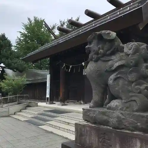 札幌護國神社の狛犬