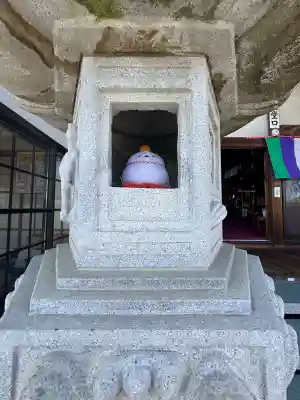 寺岡山元三大師の{uncategorized: "未分類", other: "その他", undefined: "問題あり", building: "その他建物", grave: "お墓", sacred_gate: "鳥居", guardian: "狛犬", statue: "像", buddha: "仏像", history: "歴史", nature: "自然", garden: "庭園", animal: "動物", pagoda: "塔", temizu: "手水舎", mountain_gate: "山門・神門", sanctuary: "本殿・本堂", subordinate: "末社・摂社", art: "芸術", scenery: "景色", jizo: "地蔵", ema: "絵馬", goshuin: "御朱印", omikuji: "おみくじ", items: "授与品その他", amulet: "お守り", goshuincho: "御朱印帳", eats: "食事", festival: "お祭り", votive_dance: "神楽", shichigosan: "七五三参", wedding: "結婚式", experience: "体験その他", initially: "初詣", around: "周辺", anti_infection: "感染症対策"}