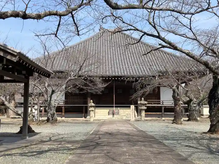 教信寺の本殿・本堂