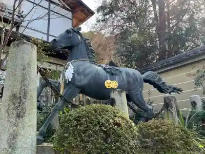 粟田神社の{uncategorized: "未分類", other: "その他", undefined: "問題あり", building: "その他建物", grave: "お墓", sacred_gate: "鳥居", guardian: "狛犬", statue: "像", buddha: "仏像", history: "歴史", nature: "自然", garden: "庭園", animal: "動物", pagoda: "塔", temizu: "手水舎", mountain_gate: "山門・神門", sanctuary: "本殿・本堂", subordinate: "末社・摂社", art: "芸術", scenery: "景色", jizo: "地蔵", ema: "絵馬", goshuin: "御朱印", omikuji: "おみくじ", items: "授与品その他", amulet: "お守り", goshuincho: "御朱印帳", eats: "食事", festival: "お祭り", votive_dance: "神楽", shichigosan: "七五三参", wedding: "結婚式", experience: "体験その他", initially: "初詣", around: "周辺", anti_infection: "感染症対策"}