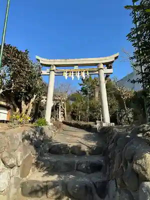 横浜御嶽神社の鳥居