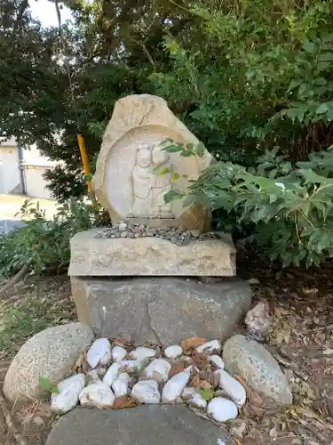 大甕神社の像