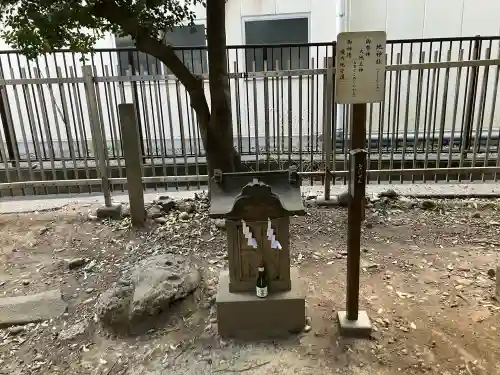 稲荷神社の{uncategorized: "未分類", other: "その他", undefined: "問題あり", building: "その他建物", grave: "お墓", sacred_gate: "鳥居", guardian: "狛犬", statue: "像", buddha: "仏像", history: "歴史", nature: "自然", garden: "庭園", animal: "動物", pagoda: "塔", temizu: "手水舎", mountain_gate: "山門・神門", sanctuary: "本殿・本堂", subordinate: "末社・摂社", art: "芸術", scenery: "景色", jizo: "地蔵", ema: "絵馬", goshuin: "御朱印", omikuji: "おみくじ", items: "授与品その他", amulet: "お守り", goshuincho: "御朱印帳", eats: "食事", festival: "お祭り", votive_dance: "神楽", shichigosan: "七五三参", wedding: "結婚式", experience: "体験その他", initially: "初詣", around: "周辺", anti_infection: "感染症対策"}