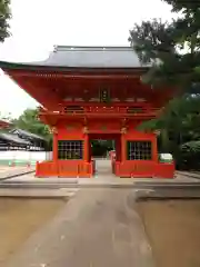 穴八幡宮の山門