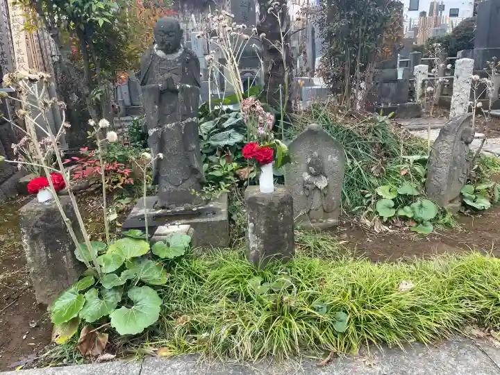 亮朝院の{uncategorized: "未分類", other: "その他", undefined: "問題あり", building: "その他建物", grave: "お墓", sacred_gate: "鳥居", guardian: "狛犬", statue: "像", buddha: "仏像", history: "歴史", nature: "自然", garden: "庭園", animal: "動物", pagoda: "塔", temizu: "手水舎", mountain_gate: "山門・神門", sanctuary: "本殿・本堂", subordinate: "末社・摂社", art: "芸術", scenery: "景色", jizo: "地蔵", ema: "絵馬", goshuin: "御朱印", omikuji: "おみくじ", items: "授与品その他", amulet: "お守り", goshuincho: "御朱印帳", eats: "食事", festival: "お祭り", votive_dance: "神楽", shichigosan: "七五三参", wedding: "結婚式", experience: "体験その他", initially: "初詣", around: "周辺", anti_infection: "感染症対策"}