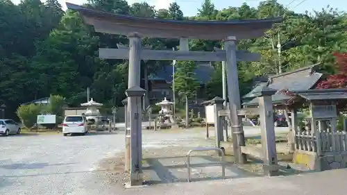 鳥海山大物忌神社吹浦口ノ宮の鳥居