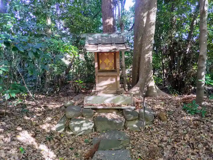 皇大明神社(中牧)の末社・摂社