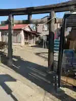 第六天神社(北町集会所)の{uncategorized: "未分類", other: "その他", undefined: "問題あり", building: "その他建物", grave: "お墓", sacred_gate: "鳥居", guardian: "狛犬", statue: "像", buddha: "仏像", history: "歴史", nature: "自然", garden: "庭園", animal: "動物", pagoda: "塔", temizu: "手水舎", mountain_gate: "山門・神門", sanctuary: "本殿・本堂", subordinate: "末社・摂社", art: "芸術", scenery: "景色", jizo: "地蔵", ema: "絵馬", goshuin: "御朱印", omikuji: "おみくじ", items: "授与品その他", amulet: "お守り", goshuincho: "御朱印帳", eats: "食事", festival: "お祭り", votive_dance: "神楽", shichigosan: "七五三参", wedding: "結婚式", experience: "体験その他", initially: "初詣", around: "周辺", anti_infection: "感染症対策"}