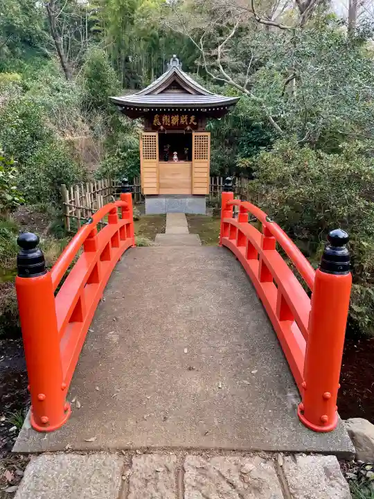 明王院(満願寺別院)の{uncategorized: "未分類", other: "その他", undefined: "問題あり", building: "その他建物", grave: "お墓", sacred_gate: "鳥居", guardian: "狛犬", statue: "像", buddha: "仏像", history: "歴史", nature: "自然", garden: "庭園", animal: "動物", pagoda: "塔", temizu: "手水舎", mountain_gate: "山門・神門", sanctuary: "本殿・本堂", subordinate: "末社・摂社", art: "芸術", scenery: "景色", jizo: "地蔵", ema: "絵馬", goshuin: "御朱印", omikuji: "おみくじ", items: "授与品その他", amulet: "お守り", goshuincho: "御朱印帳", eats: "食事", festival: "お祭り", votive_dance: "神楽", shichigosan: "七五三参", wedding: "結婚式", experience: "体験その他", initially: "初詣", around: "周辺", anti_infection: "感染症対策"}