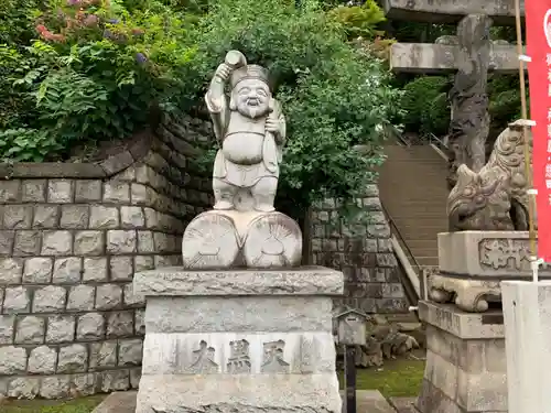 品川神社の像