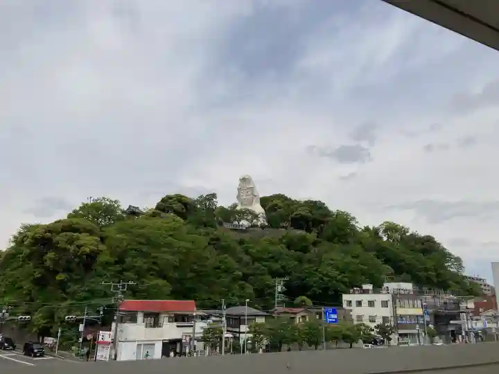 大船観音寺の{uncategorized: "未分類", other: "その他", undefined: "問題あり", building: "その他建物", grave: "お墓", sacred_gate: "鳥居", guardian: "狛犬", statue: "像", buddha: "仏像", history: "歴史", nature: "自然", garden: "庭園", animal: "動物", pagoda: "塔", temizu: "手水舎", mountain_gate: "山門・神門", sanctuary: "本殿・本堂", subordinate: "末社・摂社", art: "芸術", scenery: "景色", jizo: "地蔵", ema: "絵馬", goshuin: "御朱印", omikuji: "おみくじ", items: "授与品その他", amulet: "お守り", goshuincho: "御朱印帳", eats: "食事", festival: "お祭り", votive_dance: "神楽", shichigosan: "七五三参", wedding: "結婚式", experience: "体験その他", initially: "初詣", around: "周辺", anti_infection: "感染症対策"}