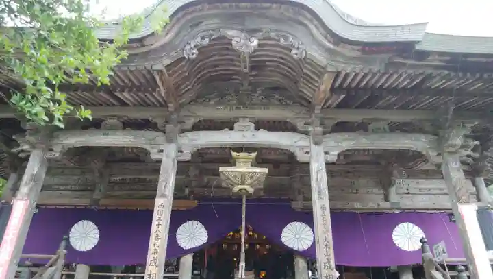 成相寺の本殿・本堂
